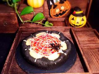 19、万圣节黑披萨,成品图