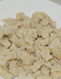 16、自制凉皮/面筋,切好的的面筋。