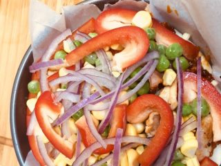 16、小披萨,铺好了