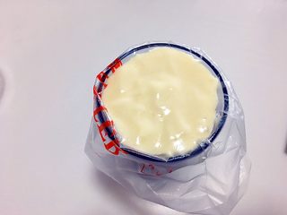 11、“迷你”奥利奥咸奶油蛋糕杯,倒入裱花袋中