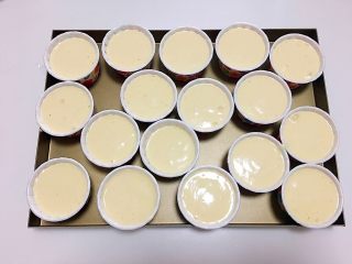 14、“迷你”奥利奥咸奶油蛋糕杯,8分满，入预热好的烤箱160度烤40-45分钟