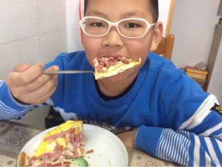 10、自创手抓饼披萨,开动啦