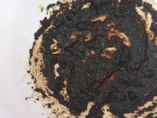 13、咖啡硬脆饼干,我用的是朋友从国外带回的黑咖啡，粉粒有点粗，搅拌均匀