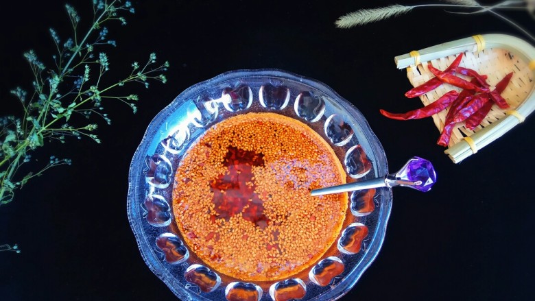 辣味秘制喷香油辣子