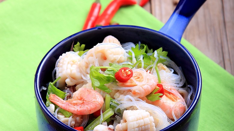 过年菜泰式海鲜沙拉