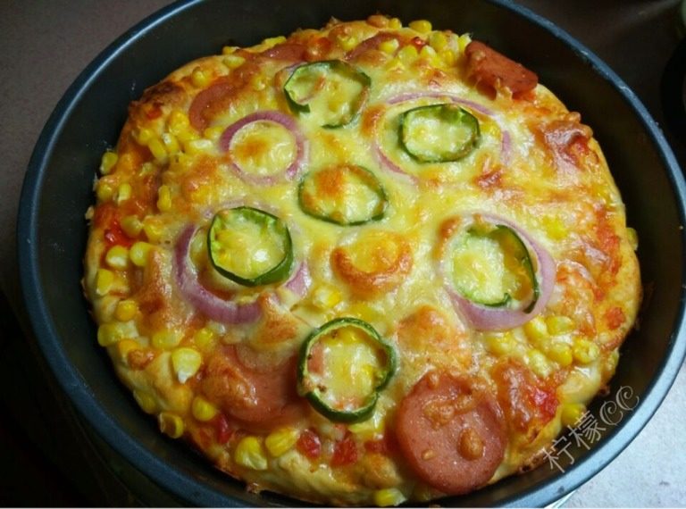 虾鲜拼QQ肠披萨