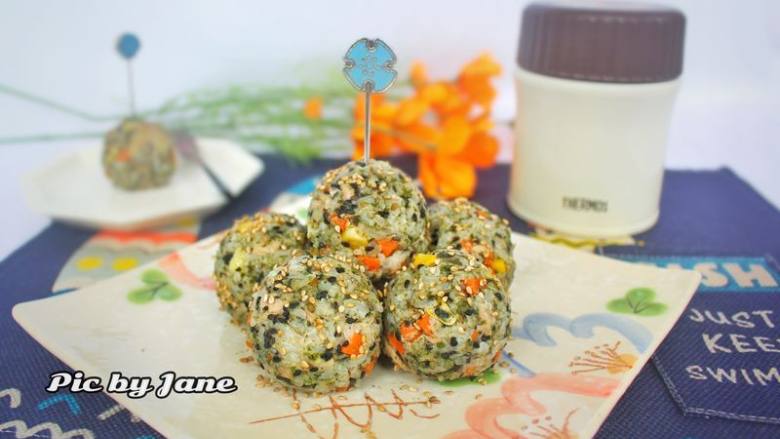 吞拿鱼沙拉饭团