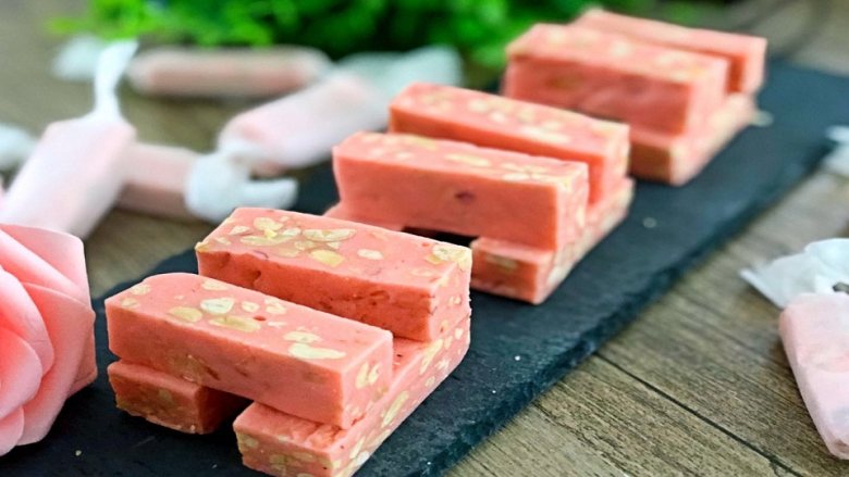 用棉花糖制作的零失败甜点少女心牛轧糖