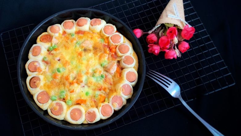 猪五花肉花边披萨