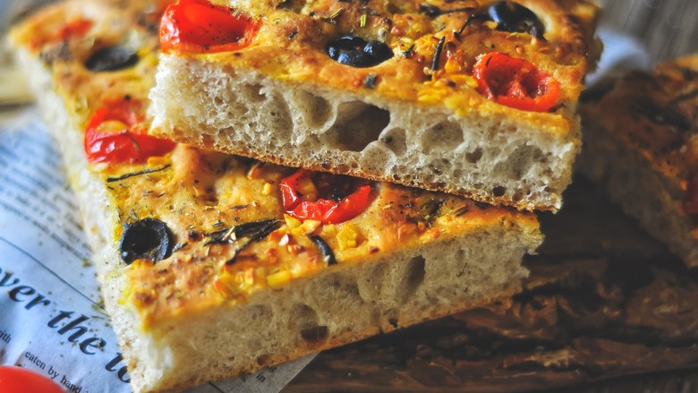 蒜香黑麦佛卡夏面包