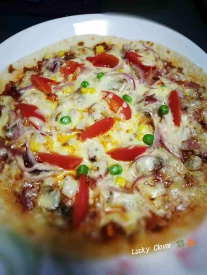 萨拉米白香肠培根薄底披萨平底锅版