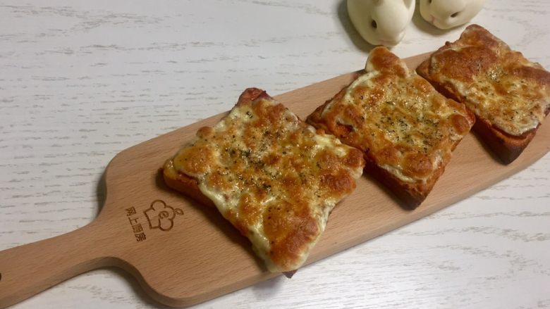 懒人菜谱快手早餐面包火腿芝士披萨