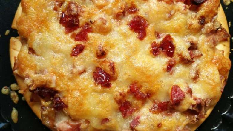 鸭肉培根莓干披萨