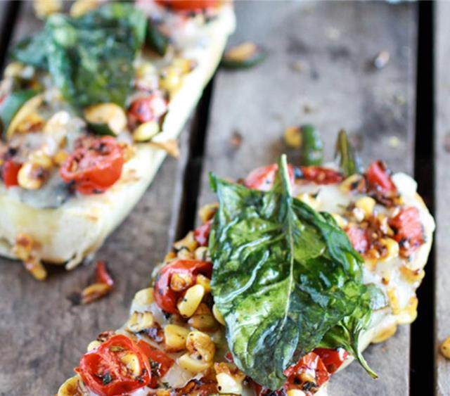 田园蔬菜法式面包披萨