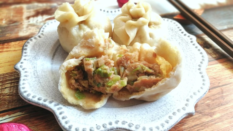 中式点心钱袋白菜肉包