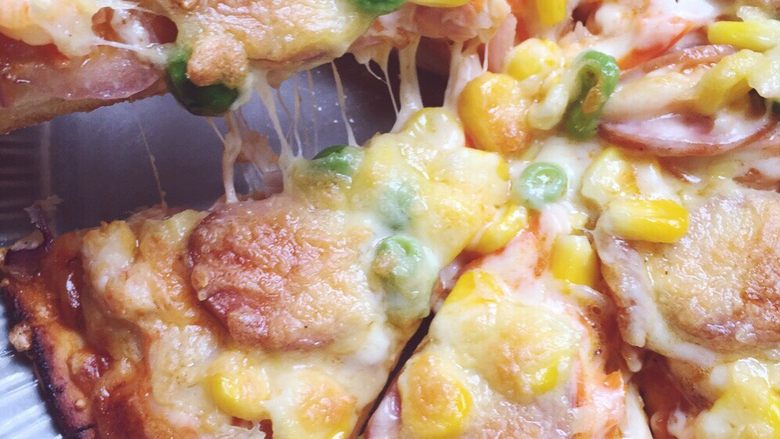 自制披萨火腿虾蔬菜