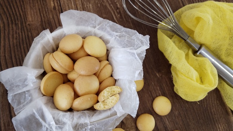 童年蛋黄小饼干