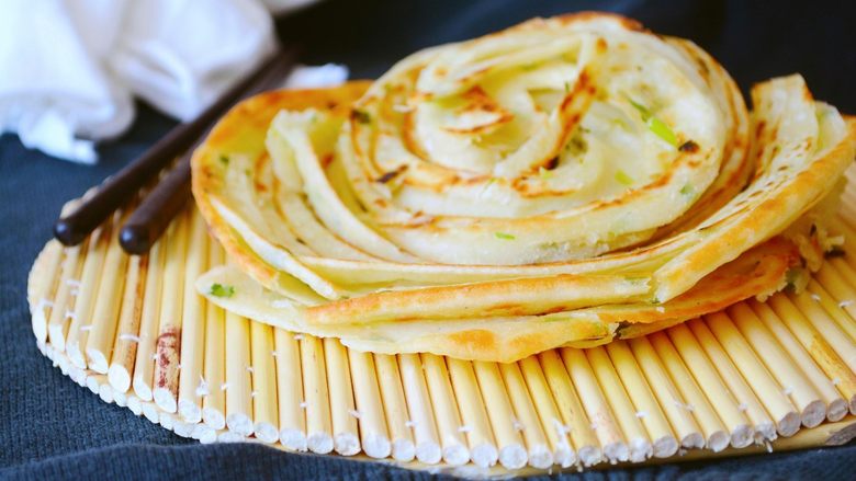 外酥里嫩的葱油饼超多细节