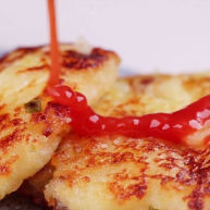 土豆饼的家常做法吃起来特别过瘾