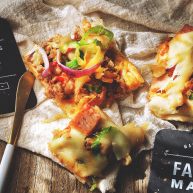 健康低脂绵软拉丝厚底披萨