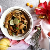 连骨头也不放过——秘制酸辣鸡爪