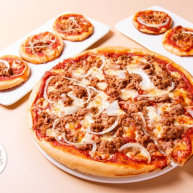 金枪鱼披萨味道鲜美馅料十足