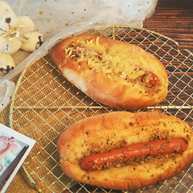 蒜香香肠热狗面包