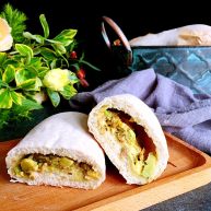 牛油果金枪鱼全麦面包