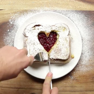 厨房老湿快速做草莓法式吐司