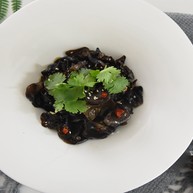 凉拌木耳—一年四季都能吃的清脆爽口的健康美味