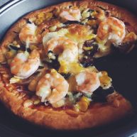意式鲜虾烟熏香肠披萨
