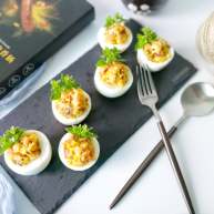 鸡蛋香肠沙拉杯