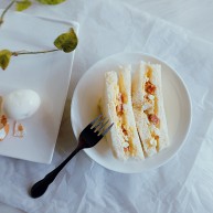 腊肠鸡蛋沙拉三明治