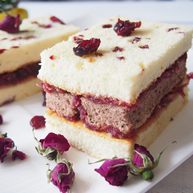 玫瑰花蔓越莓蛋糕