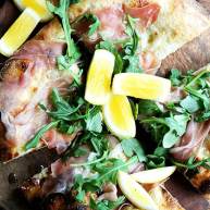 芝麻菜熏火腿披萨