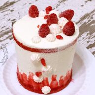 覆盆子红丝绒蛋糕