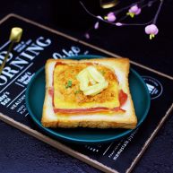 肉松培根吐司披萨