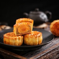 广式蛋黄莲蓉月饼