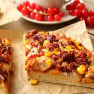 烟熏风味BBQ烤鸡肉披萨