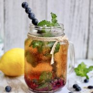 蓝莓Mojito鸡尾酒