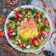 圣诞花环沙拉盘