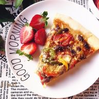 不用装就很嫩黑椒羊肉披萨