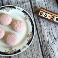 Q弹奶黄冰皮月饼