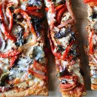 全麦披萨饼配烤鸡肉