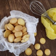 童年蛋黄小饼干