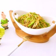 凉拌香芹干豆腐………凉拌菜夏季伴侣