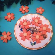 吃掉一朵花小红花饼干