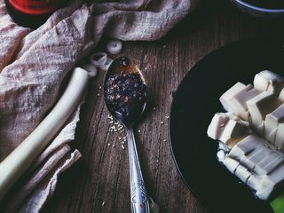 7、麻婆豆腐 十分钟无油健康版,加入老干妈豆豉酱