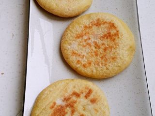 22、芝麻玉米面白糖饼,玉米面发面饼