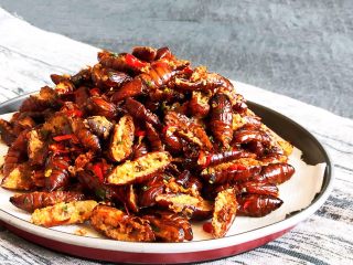 29、美味小零食 香酥开边蚕蛹,香酥蚕蛹,酥脆鲜香,富含蛋白质,营养丰富,是非常完美的一款小零食~